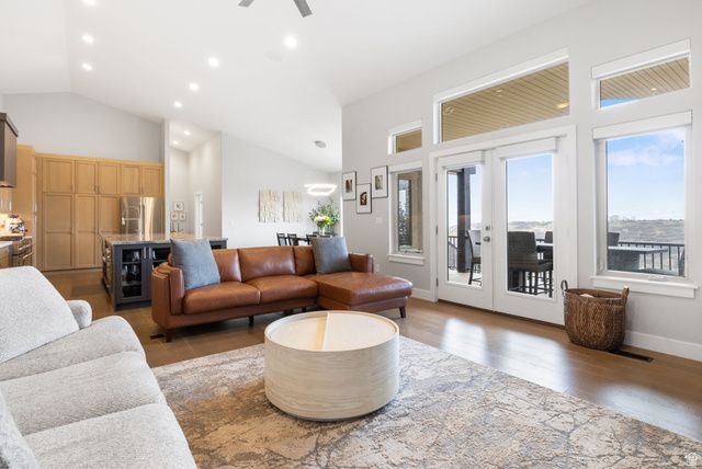 10346 S GRAYROCK CT, Sandy, UT 84092