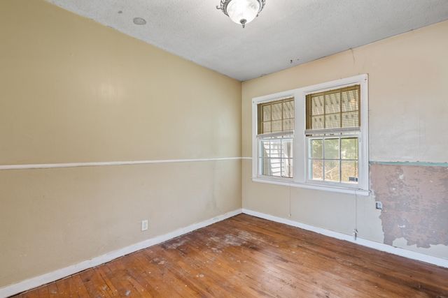 2128 N Erie Ave, Wichita, KS 67214