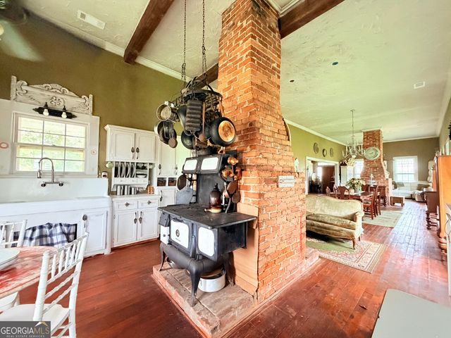 11 Short Cut Road, Lumber City, GA 31549