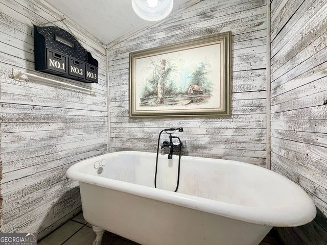 11 Short Cut Road, Lumber City, GA 31549