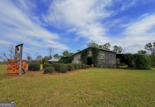 11 Short Cut Road, Lumber City, GA 31549