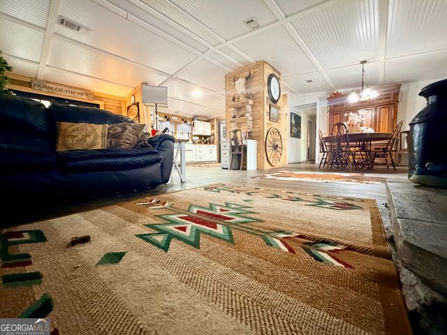 11 Short Cut Road, Lumber City, GA 31549