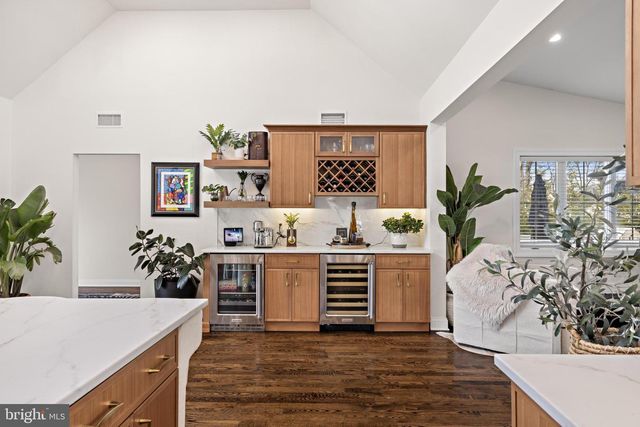 1909 COTTAGE, Wall, NJ 07719