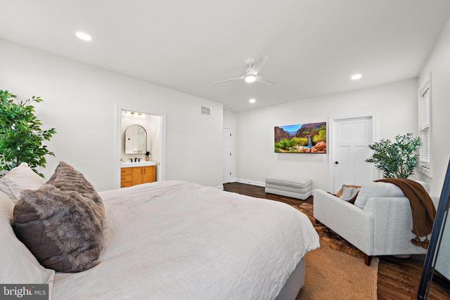 1909 COTTAGE, Wall, NJ 07719