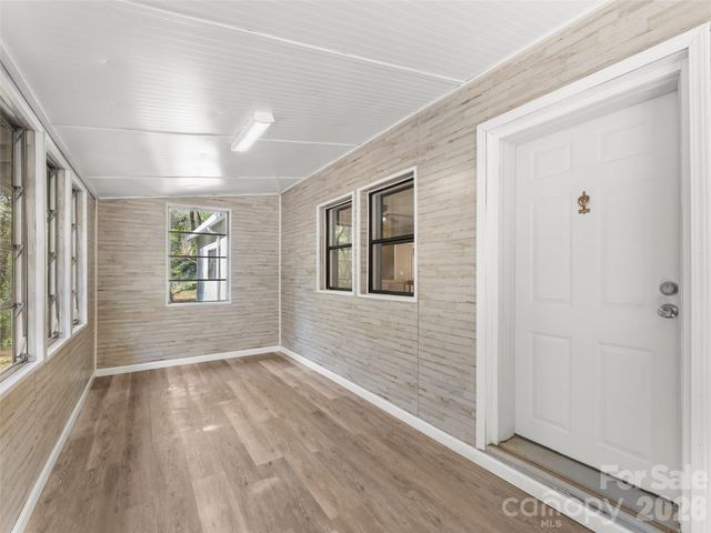 40 Morning Dove Lane, Flat Rock, NC 28731