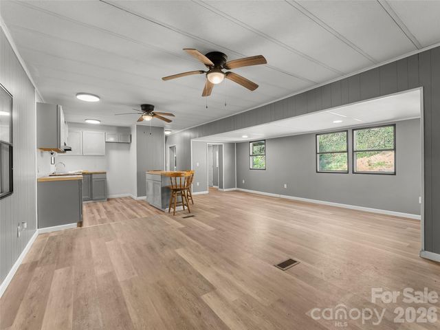 40 Morning Dove Lane, Flat Rock, NC 28731