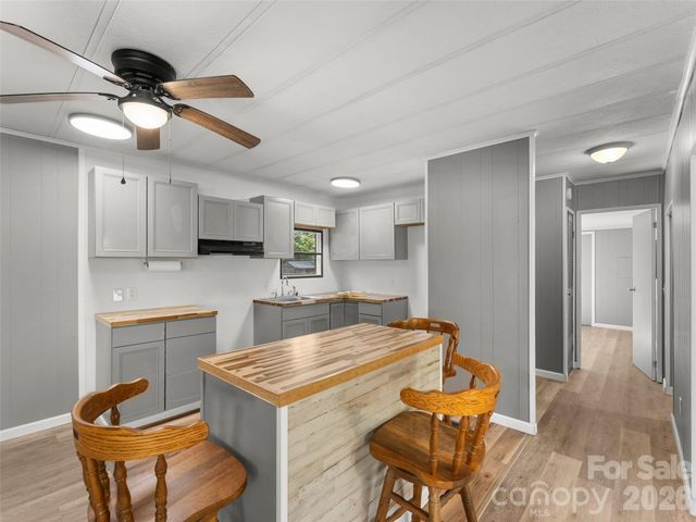 40 Morning Dove Lane, Flat Rock, NC 28731