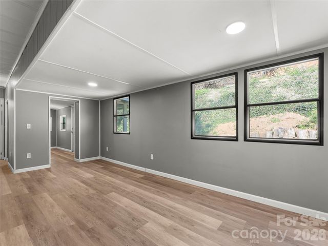 40 Morning Dove Lane, Flat Rock, NC 28731
