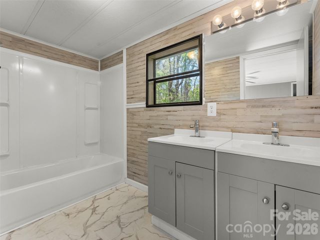 40 Morning Dove Lane, Flat Rock, NC 28731