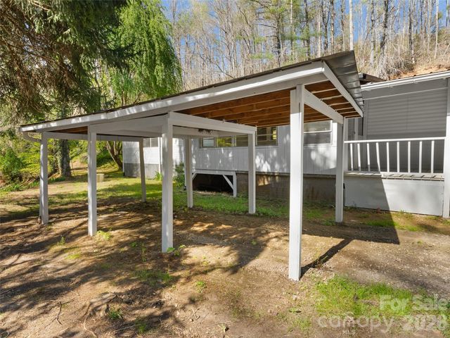 40 Morning Dove Lane, Flat Rock, NC 28731