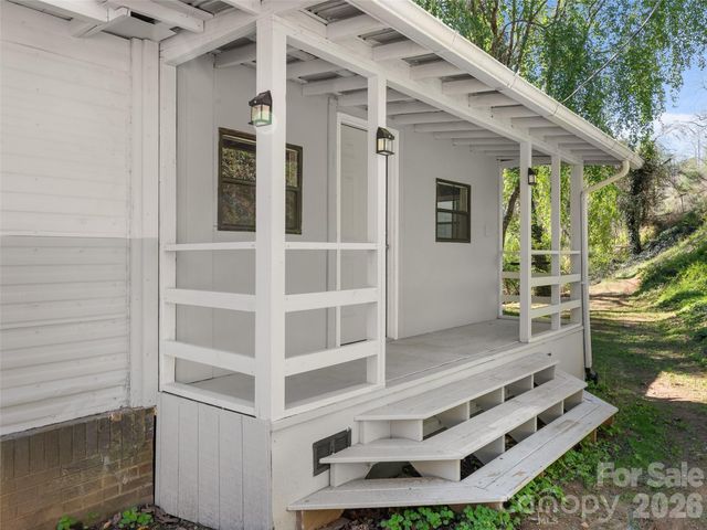 40 Morning Dove Lane, Flat Rock, NC 28731