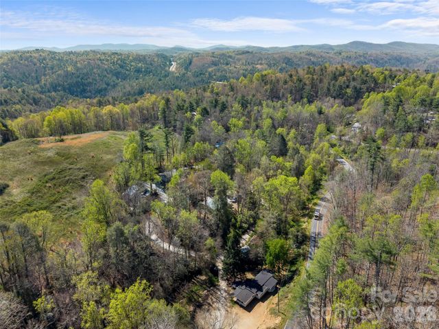 40 Morning Dove Lane, Flat Rock, NC 28731