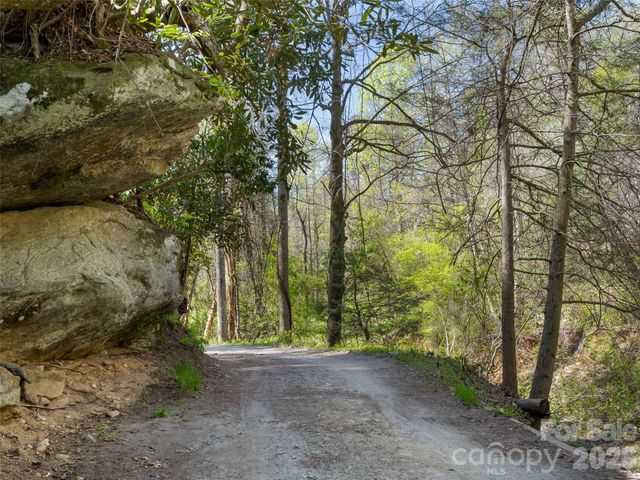 40 Morning Dove Lane, Flat Rock, NC 28731