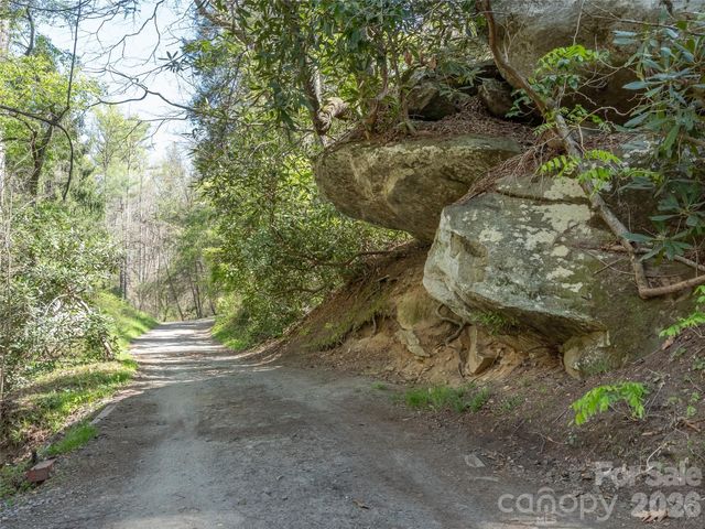 40 Morning Dove Lane, Flat Rock, NC 28731