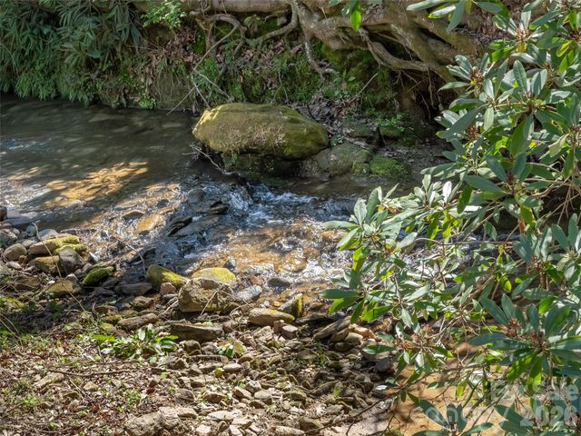 40 Morning Dove Lane, Flat Rock, NC 28731