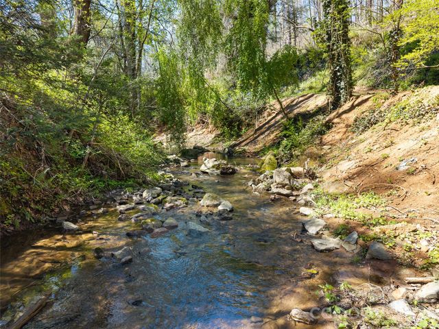 40 Morning Dove Lane, Flat Rock, NC 28731