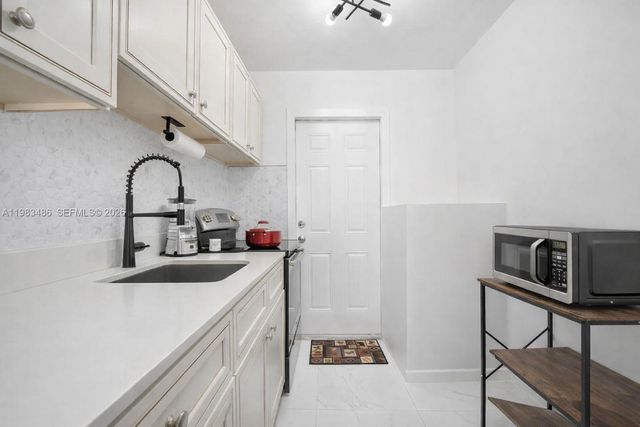 1225 NW 2nd St, Fort Lauderdale, FL 33311
