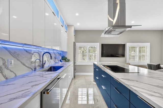 724 SW 1st Avenue, Pompano Beach, FL 33060