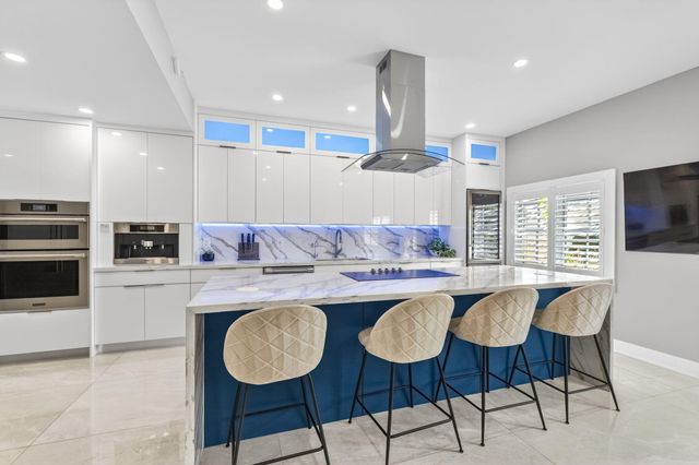 724 SW 1st Avenue, Pompano Beach, FL 33060