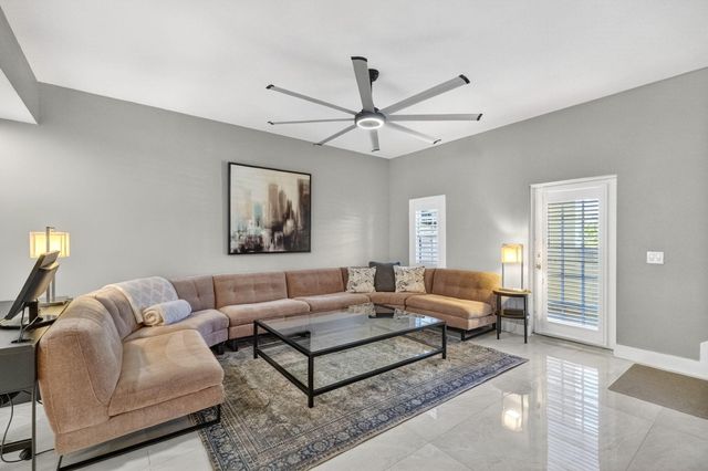 724 SW 1st Avenue, Pompano Beach, FL 33060