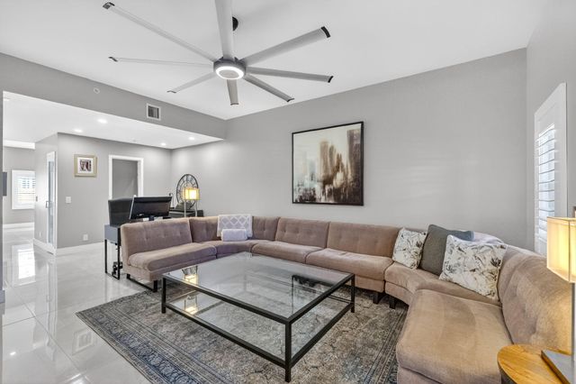 724 SW 1st Avenue, Pompano Beach, FL 33060