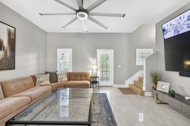 724 SW 1st Avenue, Pompano Beach, FL 33060