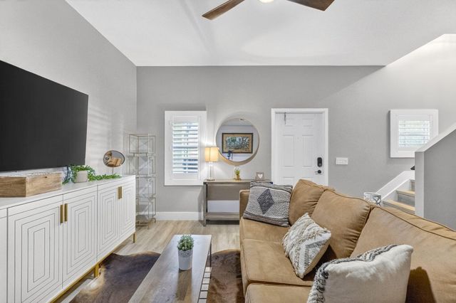 724 SW 1st Avenue, Pompano Beach, FL 33060