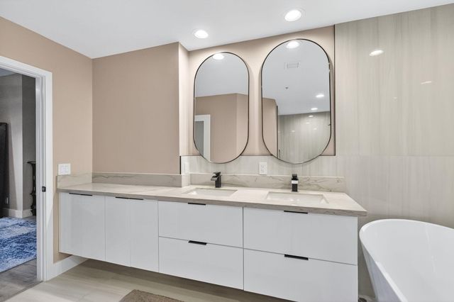 724 SW 1st Avenue, Pompano Beach, FL 33060