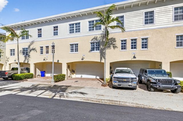 724 SW 1st Avenue, Pompano Beach, FL 33060