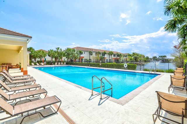 724 SW 1st Avenue, Pompano Beach, FL 33060