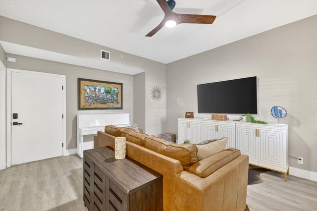 724 SW 1st Avenue, Pompano Beach, FL 33060