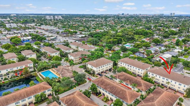 724 SW 1st Avenue, Pompano Beach, FL 33060