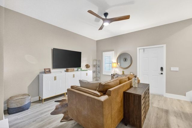 724 SW 1st Avenue, Pompano Beach, FL 33060