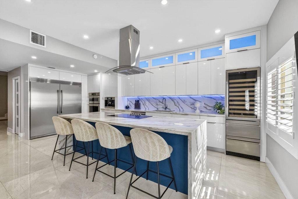 724 SW 1st Avenue, Pompano Beach, FL 33060