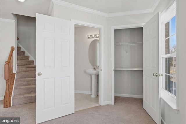 32 BRUCE DR, Charles Town, WV 25414