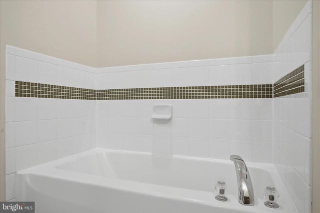 32 BRUCE DR, Charles Town, WV 25414