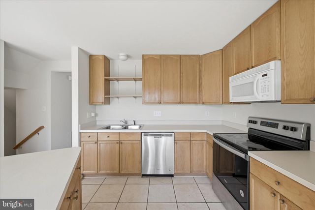 32 BRUCE DR, Charles Town, WV 25414