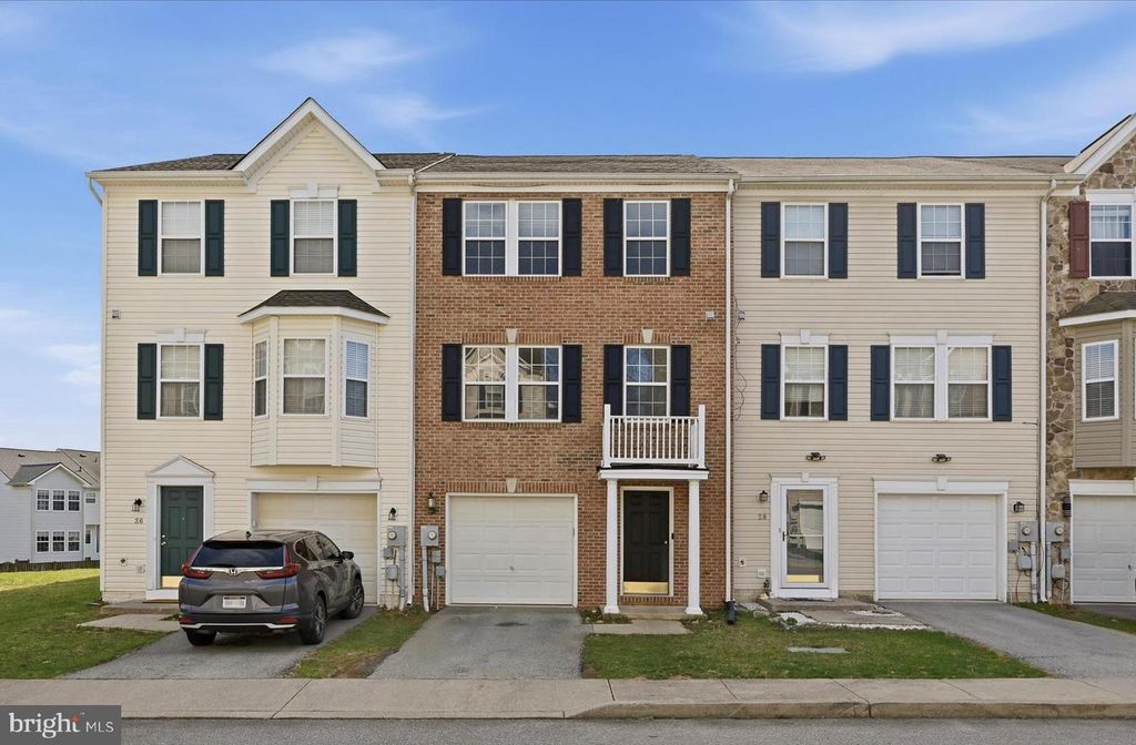 32 BRUCE DR, Charles Town, WV 25414