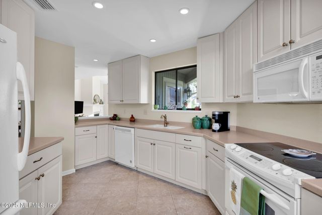 24 TURTLEBACK Trail, Ponte Vedra Beach, FL 32082