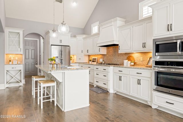 1102 Huval Street, Broussard, LA 70518