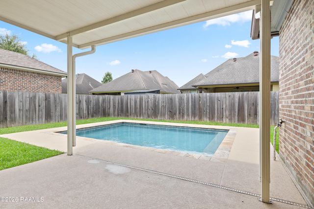 1102 Huval Street, Broussard, LA 70518