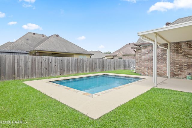 1102 Huval Street, Broussard, LA 70518