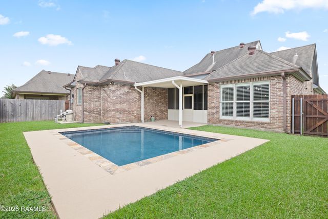 1102 Huval Street, Broussard, LA 70518