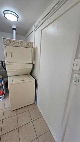 6118 Plunkett St 1, Hollywood, FL 33023