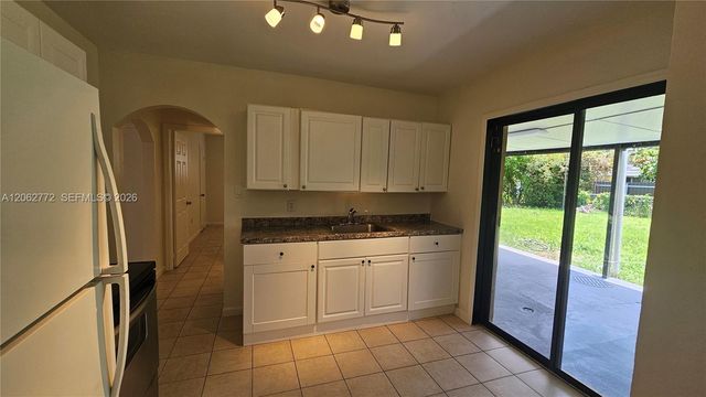 6118 Plunkett St 1, Hollywood, FL 33023