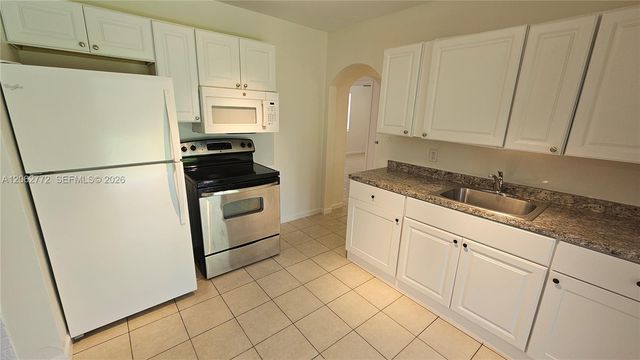 6118 Plunkett St 1, Hollywood, FL 33023