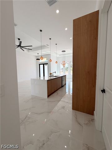 922 santa barbara BLVD N, Cape Coral, FL 33993