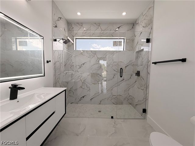 922 santa barbara BLVD N, Cape Coral, FL 33993