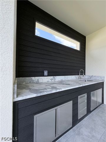 922 santa barbara BLVD N, Cape Coral, FL 33993