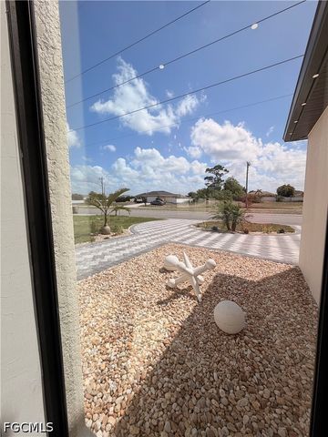 922 santa barbara BLVD N, Cape Coral, FL 33993